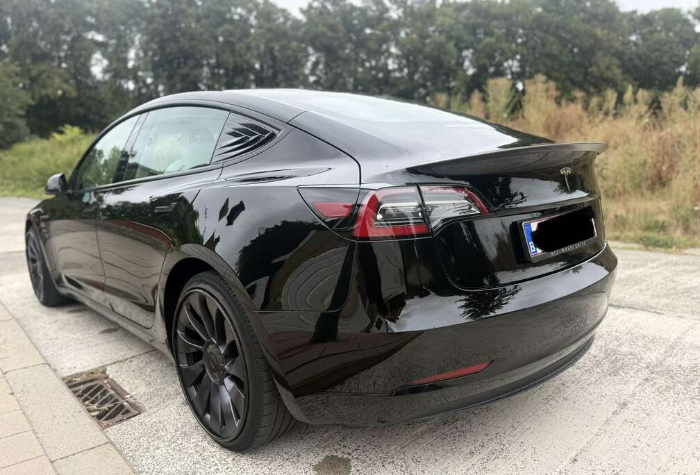 Tesla 78 kWh AWD Performance (377 kW)