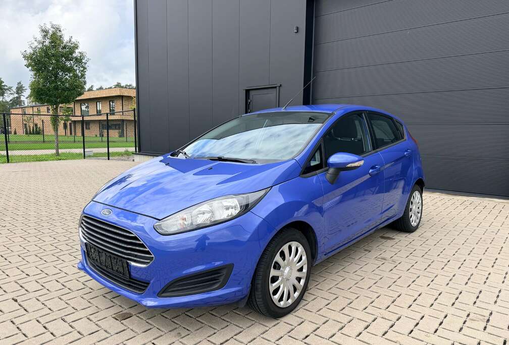 Ford Fiesta 1.25i Ambiente - 2013
