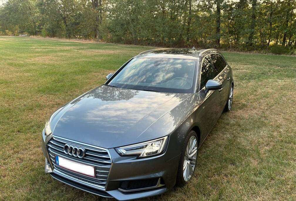 Audi A4 40 TFSI  ** Pano ** Keyless ** Virtual display ** 3x S-line