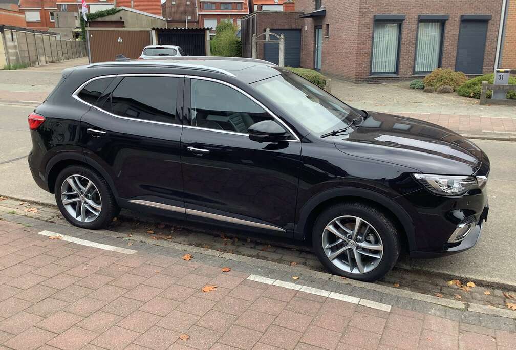MG EHS PHEV Luxury