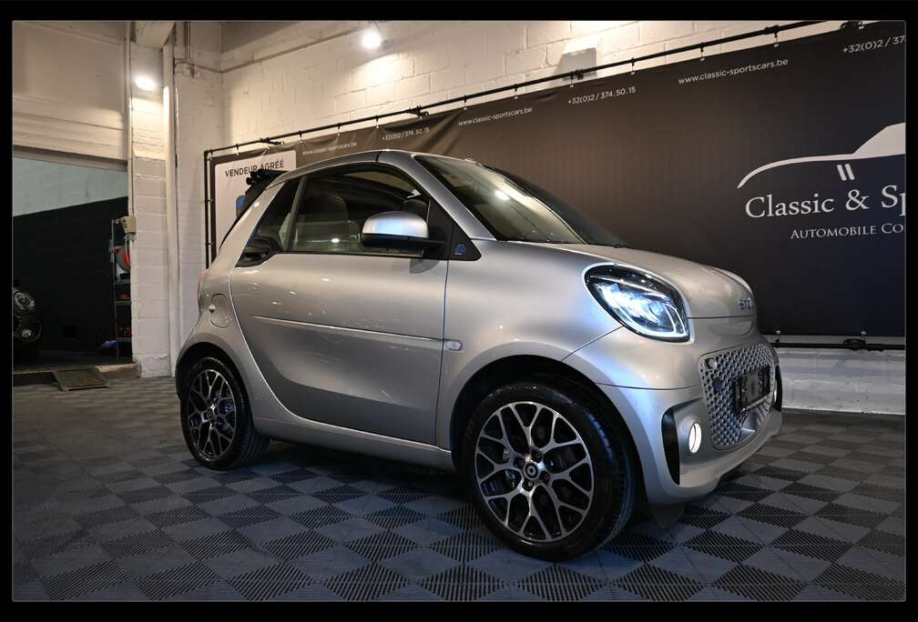 Smart CABRIOLET EQ 17.6 kWh Essential / CAMERA / NEW