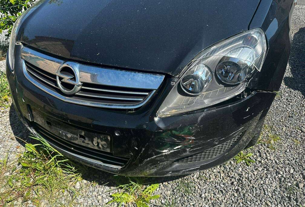 Opel Zafira 1.9 DTL CDTi Cosmo DPF