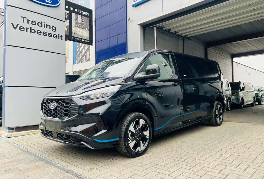 Ford Transit Custom 2.0 TDCI / Sport / L2H1 / 40400 + B