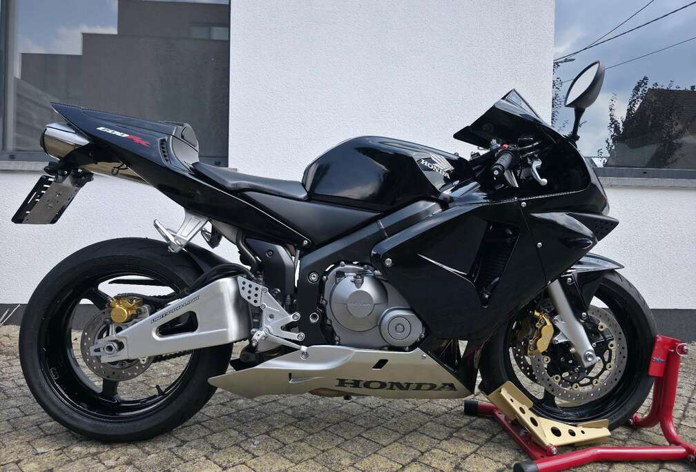 Honda CBR 600RR - 19.000Km - Black Edition - Topconditie