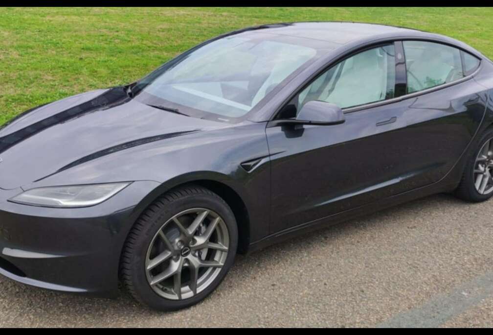 Tesla Model 3 64 kWh RWD Standart Range Premium