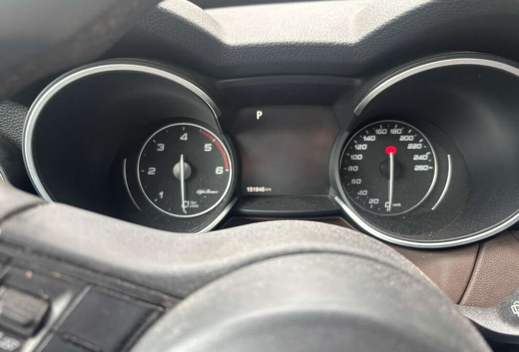 Alfa Romeo 2.2 JTD Super