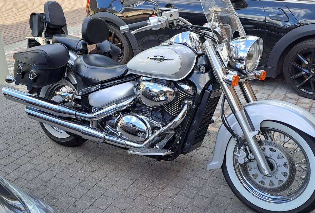 Suzuki Intruder 800