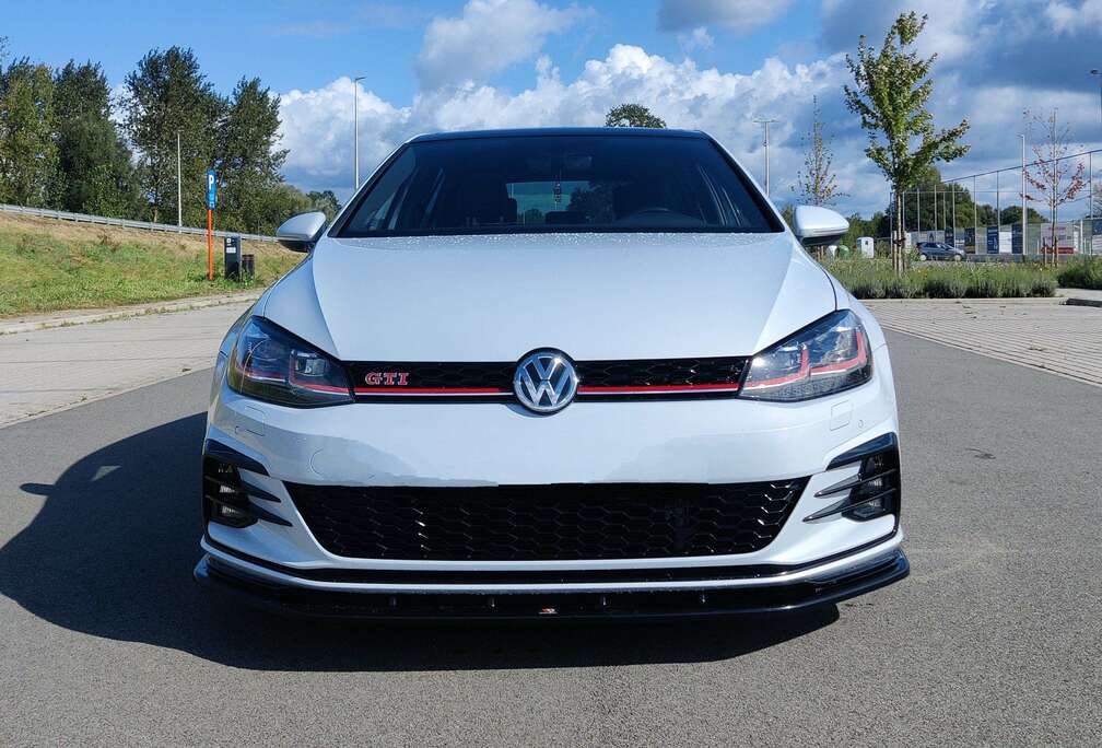 Volkswagen Golf GTI (BlueMotion Technology) DSG Performance