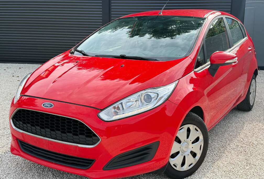 Ford Fiesta 1.5 TDCi EURO 6 B / AIRCO / LED / 5 PORTES / DEGAT CARROSSERIE