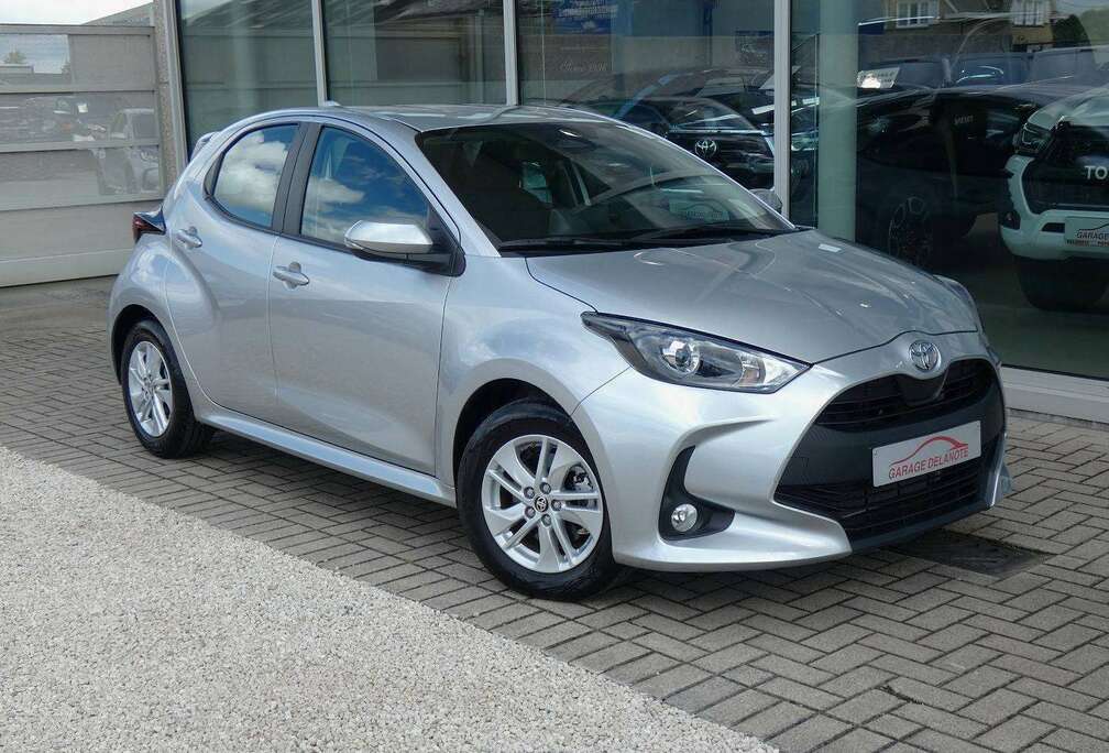 Toyota Hybrid Dynamic +Apple carplay +Android auto +Parkeercamera +Lichtmetalen velgen +Mistlampen voor *2024*