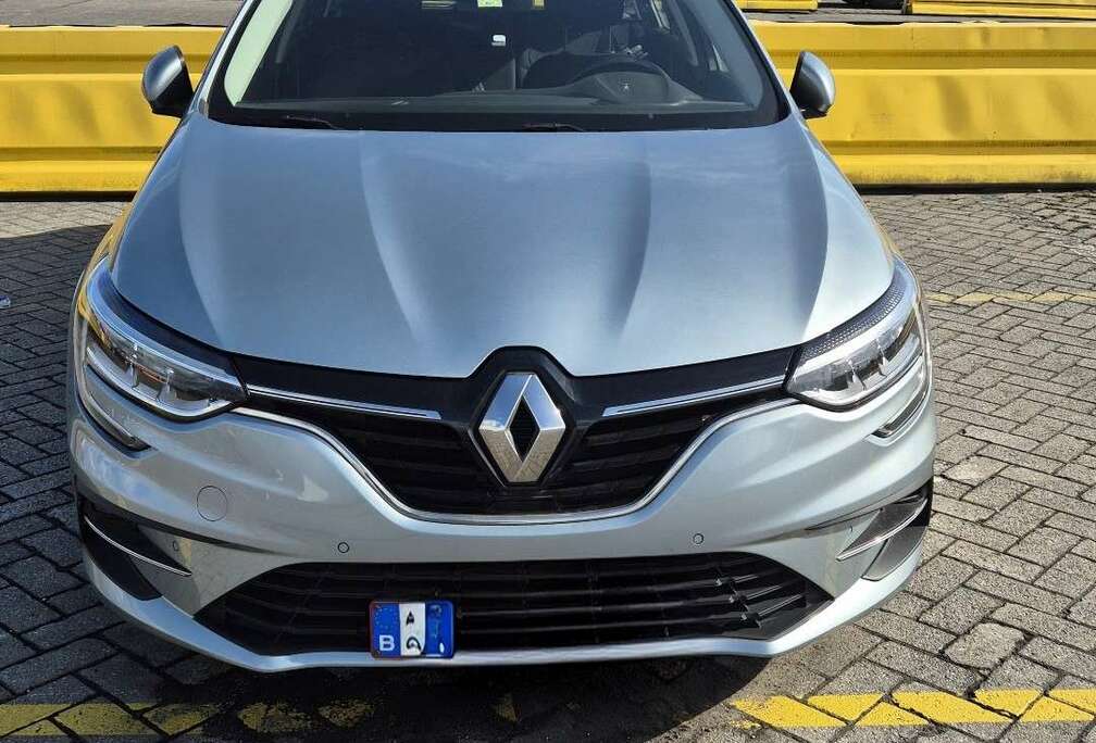 Renault Megan E-tech plug -in hybrid