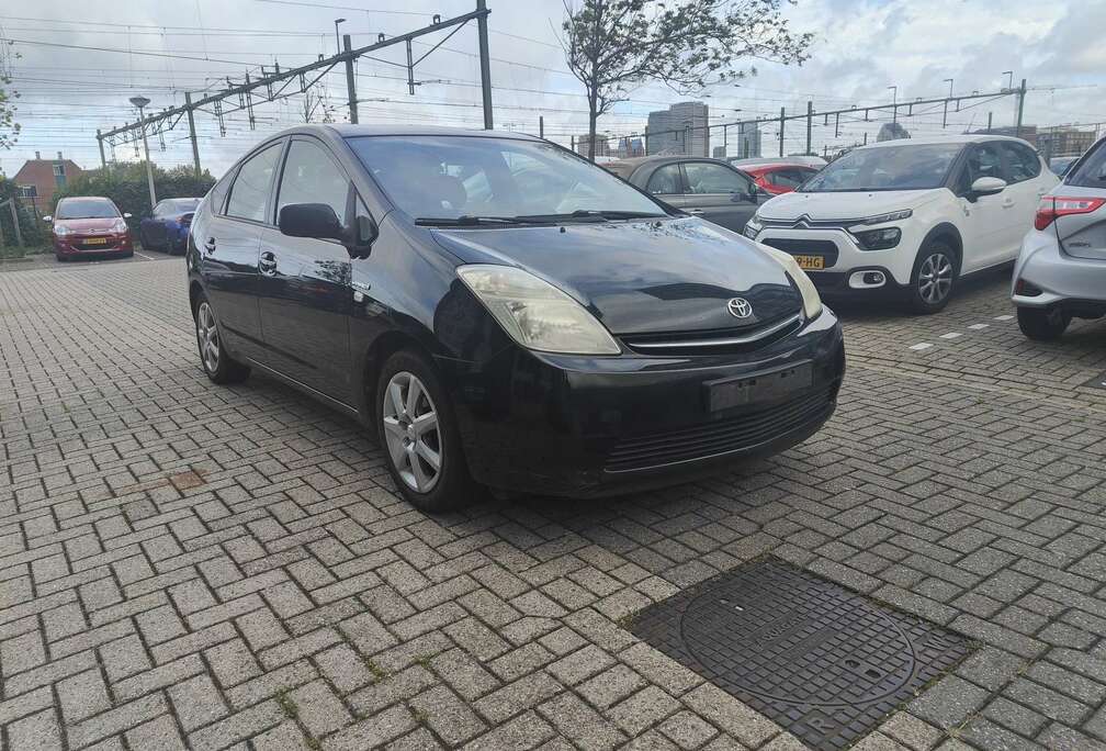 Toyota 1.5 VVT-i Bns Edition Airconditioning cruise contr
