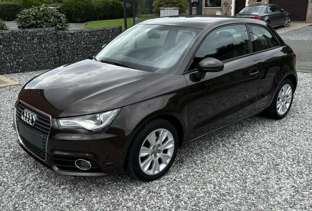 Audi 1.6 TDI 90 Ambition Luxe (XENON/CUIR/LED)