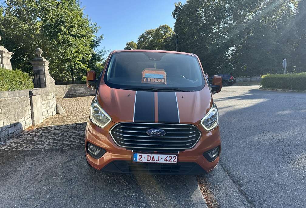 Ford Tourneo L2 Titanium.