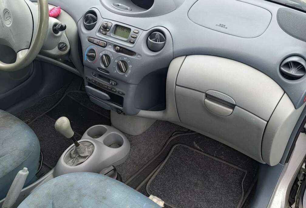 Toyota 1.3i Linea Sol A