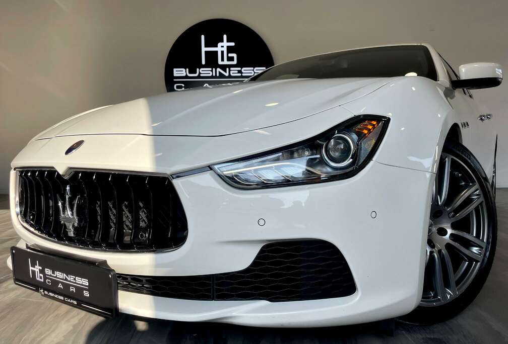 Maserati 3.0 D/ TOIT OUVRANT/ ACTIVE SOUND/ CUIR/ XÉNON