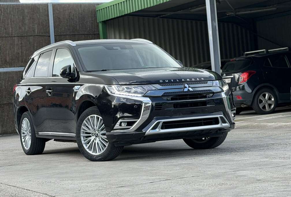 Mitsubishi 2.4 4WD Plug-In Hybrid-36 Co2-2021-Carpass-Full