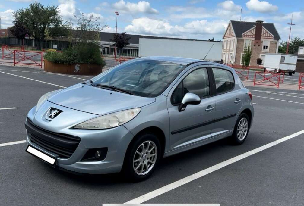 Peugeot 1.4 HDi 70ch BLUE LION Premium