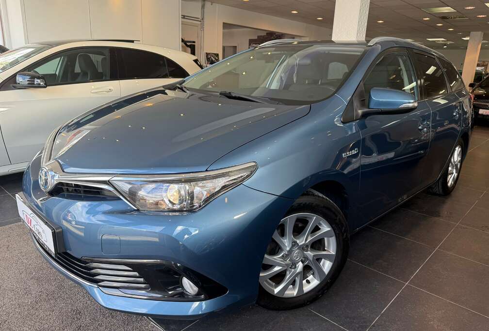 Toyota HYBRID 1.8I 99PK NAVI  CAMERA  BLUETOOTH  LED