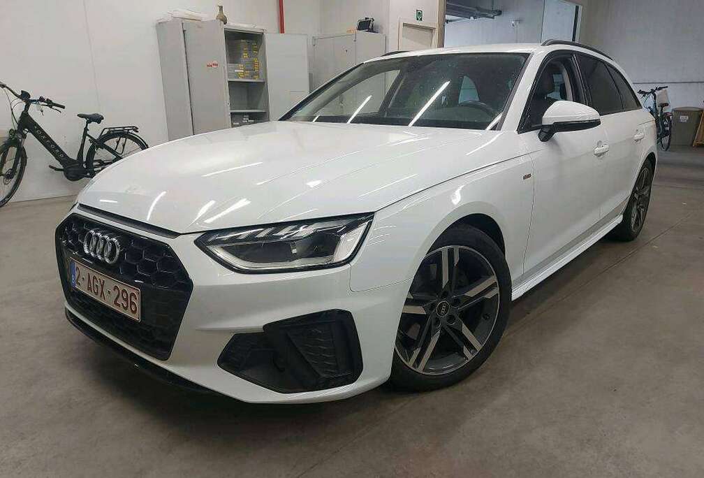 Audi A4*S*LINE**XENON/CARPASS*CARPLAY