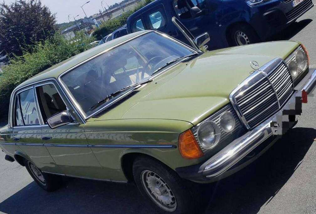 Mercedes-Benz W123.220