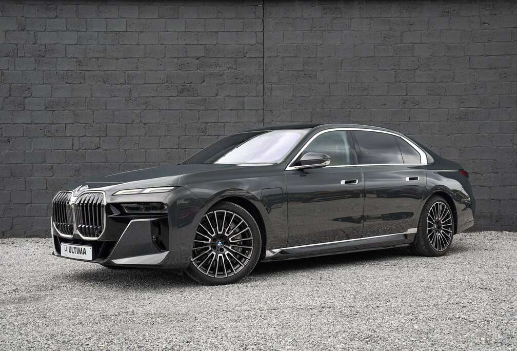 BMW E PHEV M-pack/MASSAGE/PANO/ACC/HUD