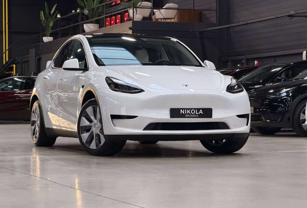 Tesla MODEL Y PREMIUM RWD - HW4 - PANORAMIC ROOF - TOW HOOK - WHITE INTERIOR