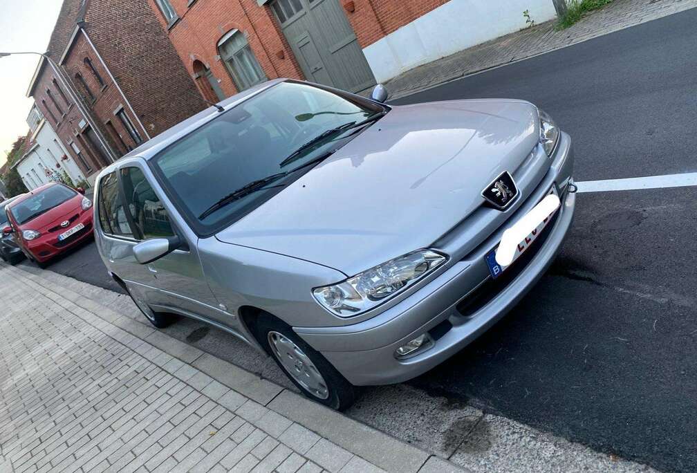 Peugeot 1.4i Midnight