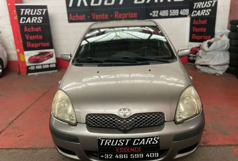 Toyota Yaris 1.3i VVT-i 12 MOIS DE GARANTIE