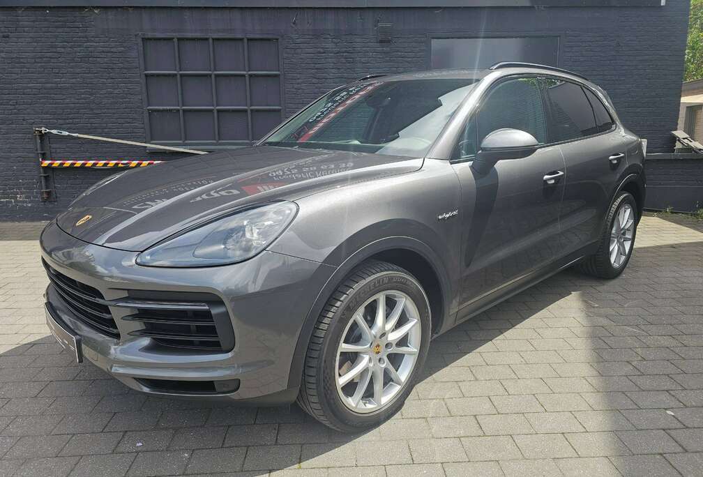 Porsche Cayenne 3.0i V6 PHEV Pack Chrono 1 Er Propriétaire 29999€ Netto
