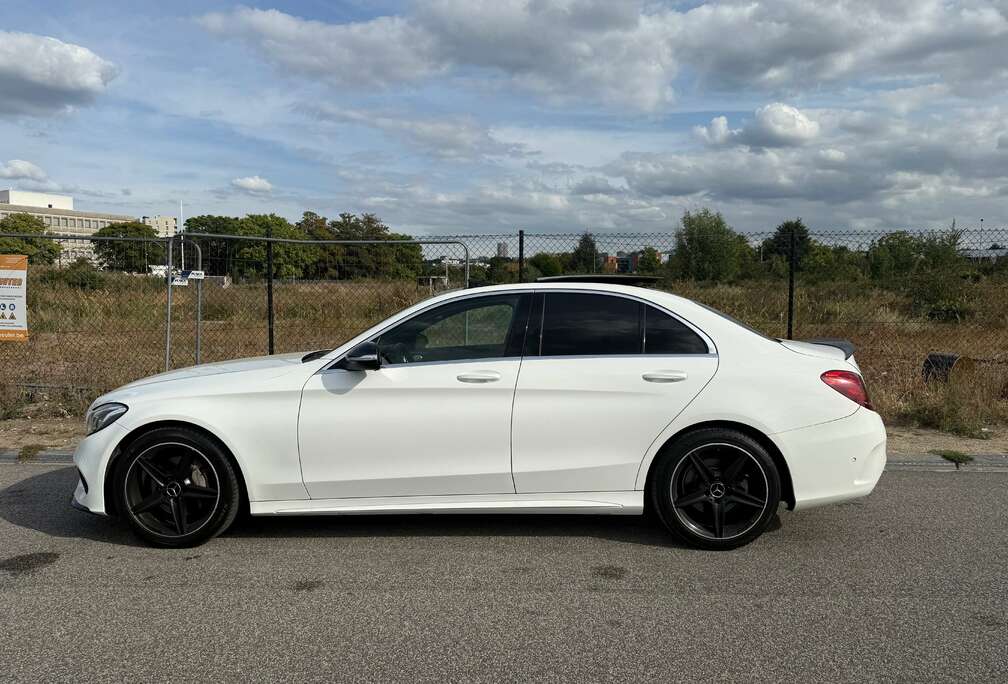 Mercedes-Benz C 220 AMG LINE