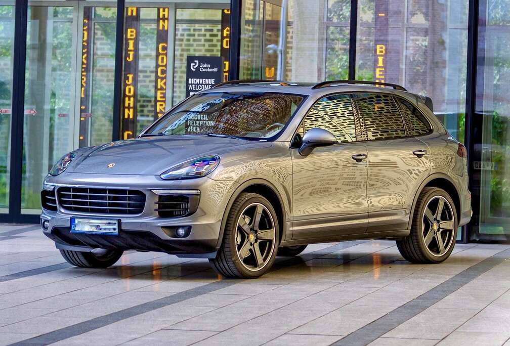 Porsche S DIESEL V8  12-WAY GTS SEATS  PANO ROOF PDLS+