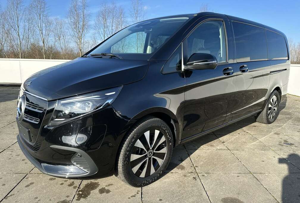 Mercedes-Benz L2 nieuw model Distronic Navi Dodehoek