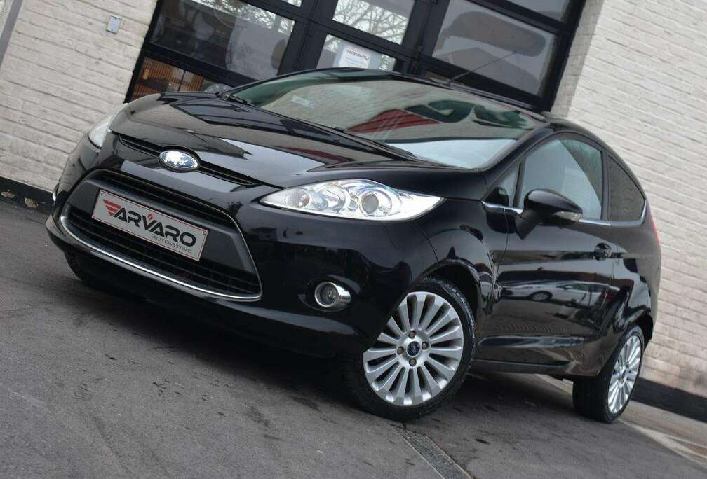 Ford 1.25i Titanium Xenon / Airco / Garantie