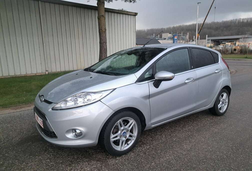 Ford 1.4 TDCi Ghia * Prête à immatriculé * Clim
