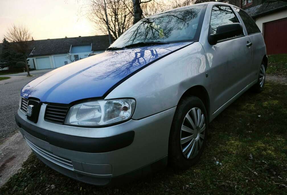 SEAT 1.4i Latino