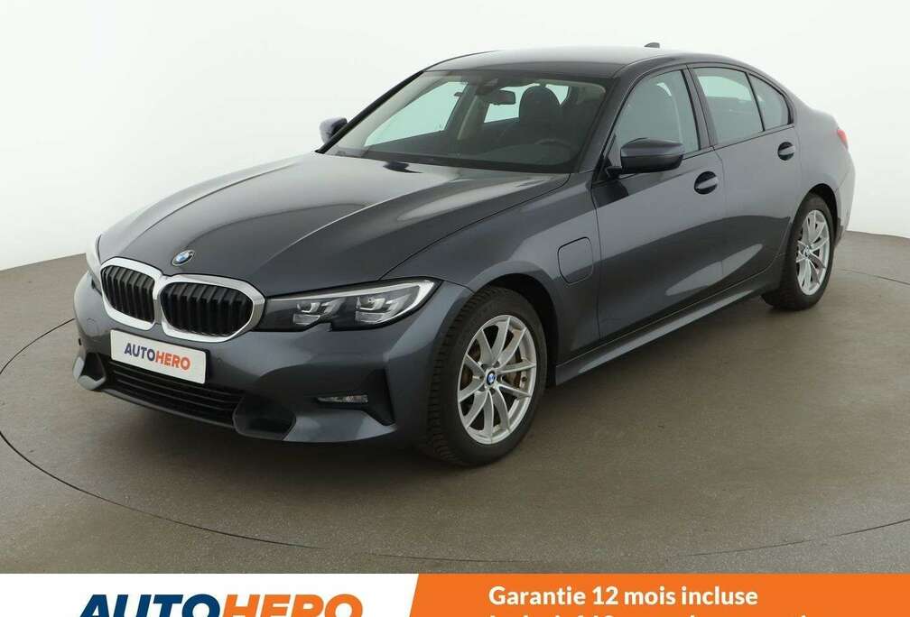 BMW 330e Sport Line