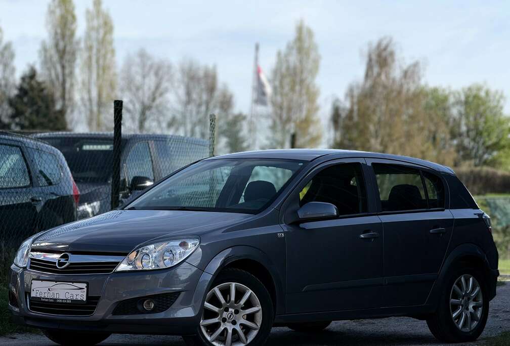 Opel 1.4i 16v * Automaat * Airco * 127.328 KM