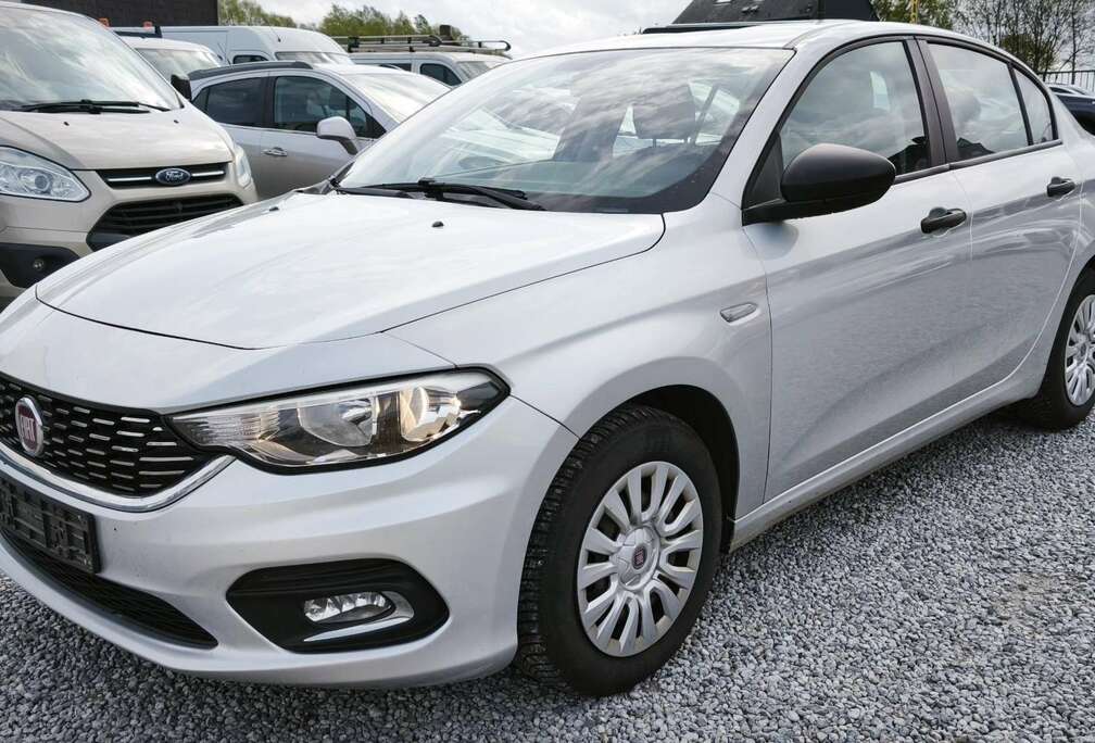 Fiat Berline_1.4 i (93CH)_11/2017EUR.6B_A/C