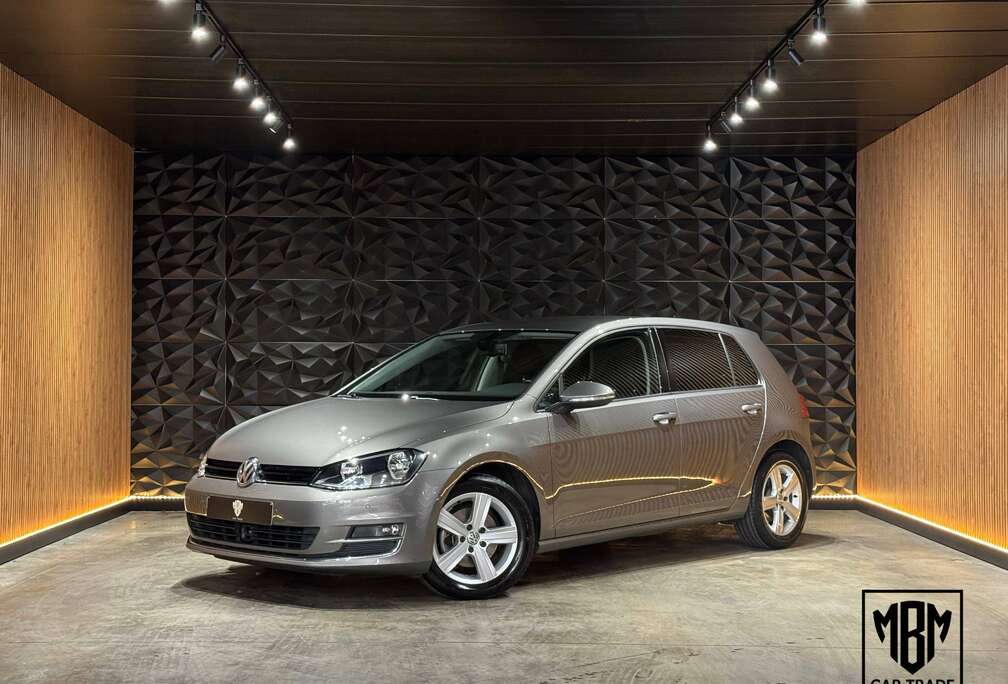 Volkswagen 71.2 TSI Highline 12 Maanden GARANTIE Adaptive Cruise Control Navi Parkeersensoren Alcantara 1.Eigenaar