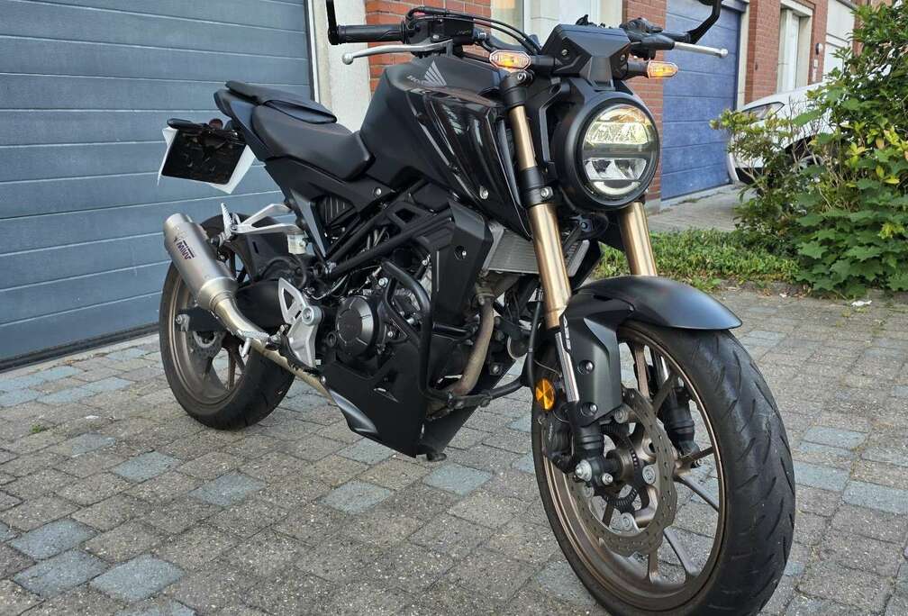 Honda Cb 125R Full black edition