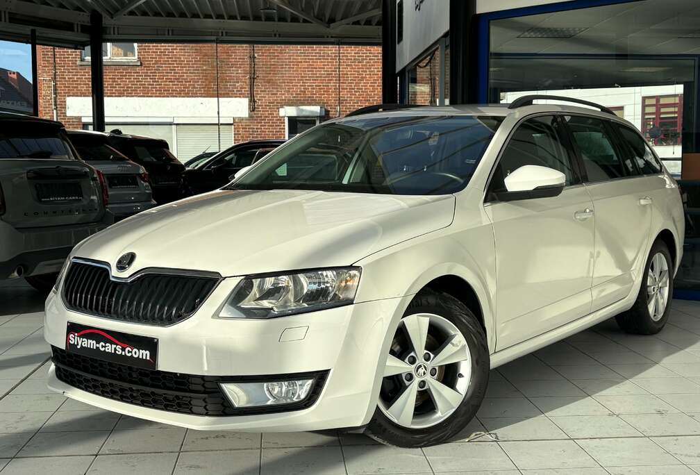 Skoda SW 1.6 TDi *CARPLAY*SIEGES CHAUFF*PDC*JANTES*