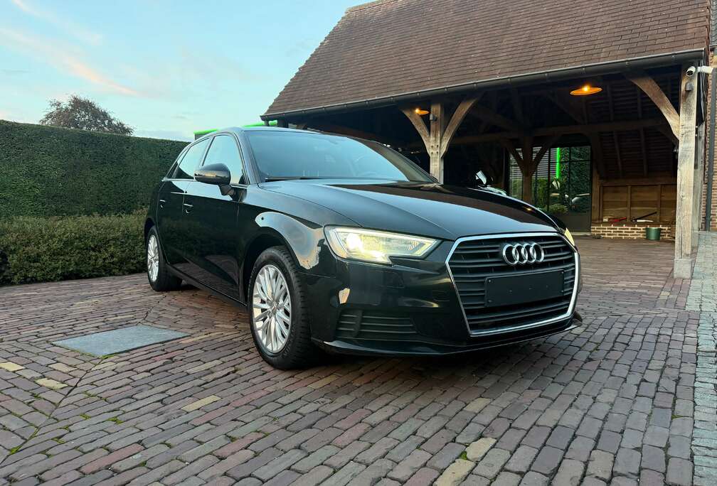 Audi S-Tronic-Bluetooth-Cruise controle-Led-GPS-PDC