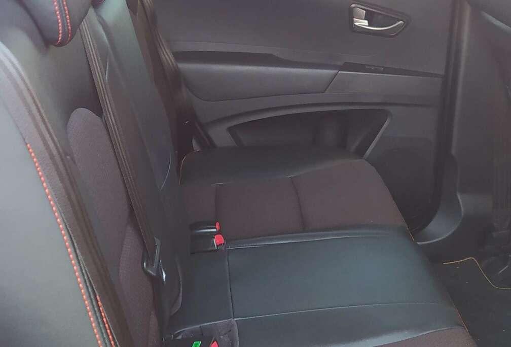 SsangYong Korando 2.0 e-XDi DPF 2WD Sapphire