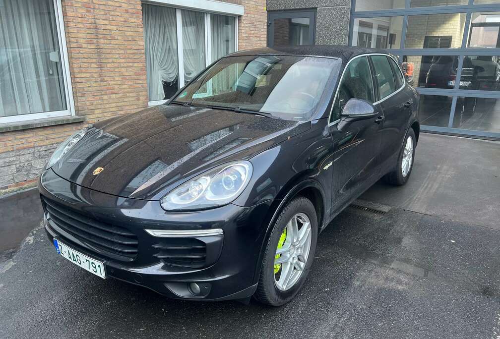 Porsche 3.0i V6 PHEV S Tiptronic