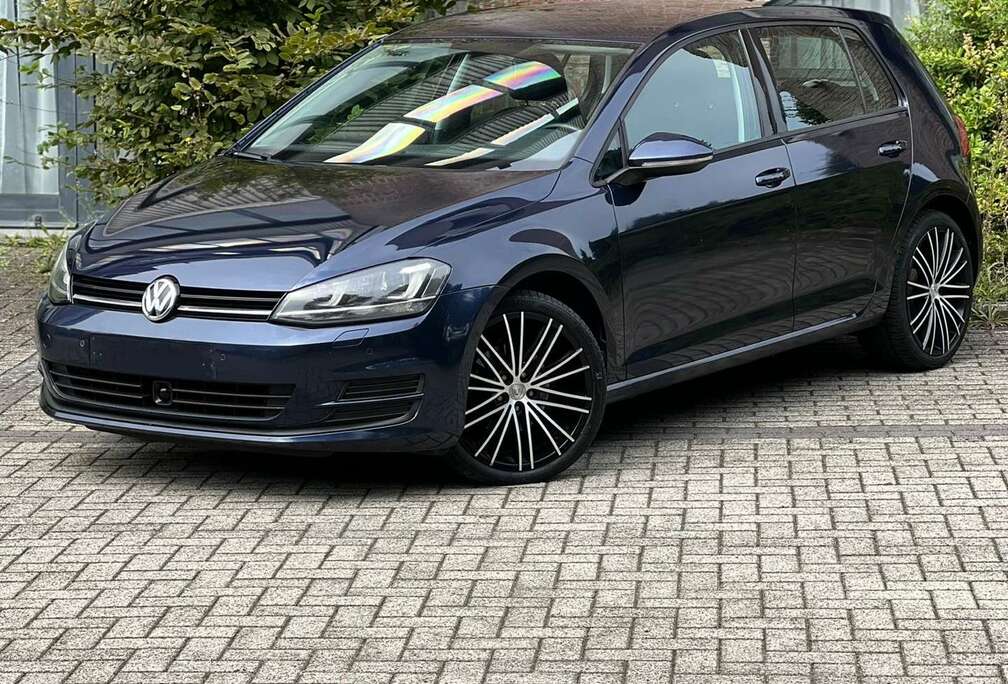 Volkswagen Golf 7 Essence BleuMotion boîte automatique DSG