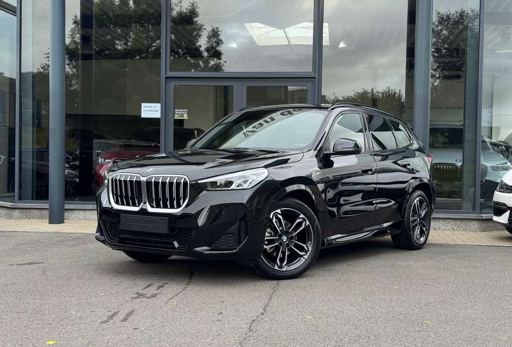 BMW sDrive18i M Sport / PANODAK / TREKHAAK / DODE HOEK