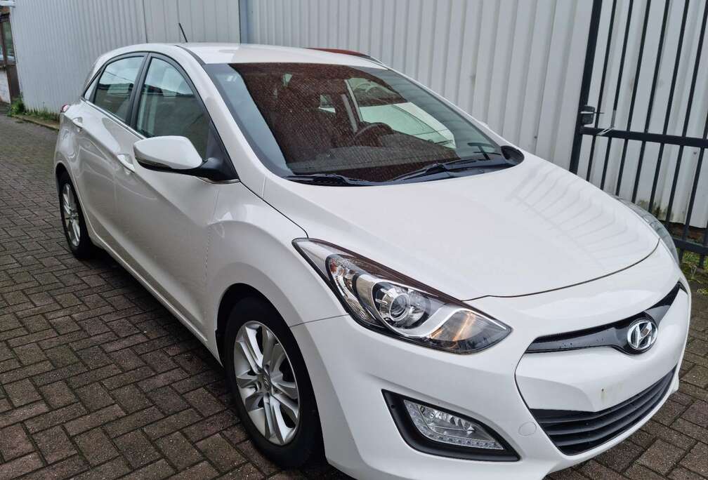 Hyundai i30cw 1.4 CRDi blue Classic Business 62000km