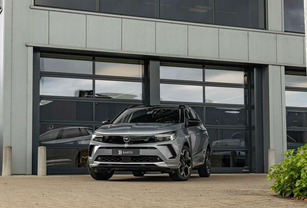 Opel Automaat 130pk  Ultimate  Alcantara  Zetelve...