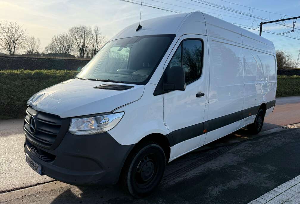 Mercedes-Benz 311 2.1 CDI L3H2 RWD Functional